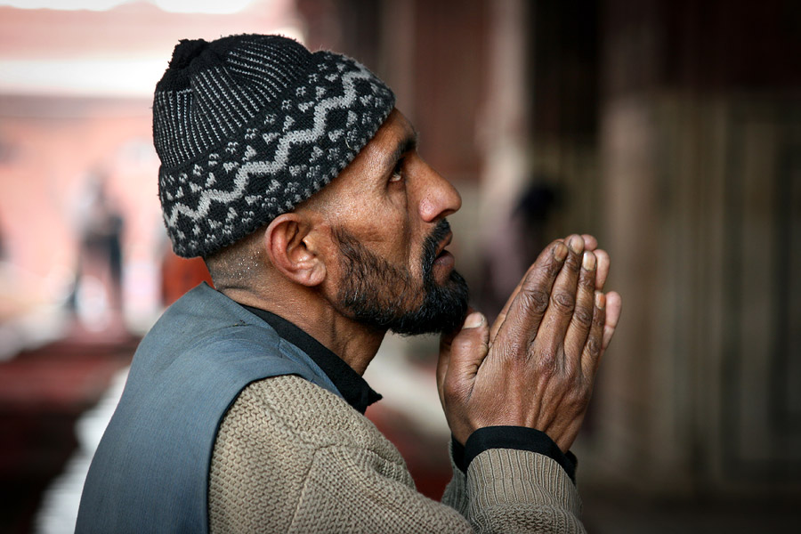 Temps de la prière à la Jama masjid, la grande mosquée de Delhi.